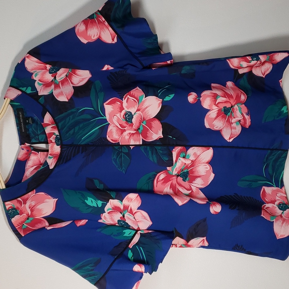 Banana Republic Floral Blouse Medium Ruffle Sleeve Career Blue Pink